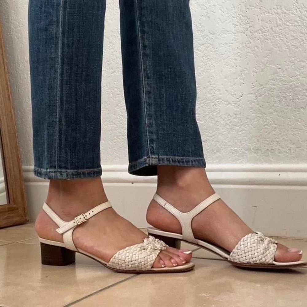 Vintage Salvatore Ferragamo Woven Cream Leather Designer Sandals - Picture 4 of 7